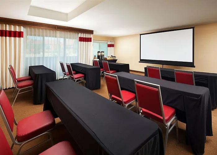 Four Points By Sheraton South Mountain Hotel