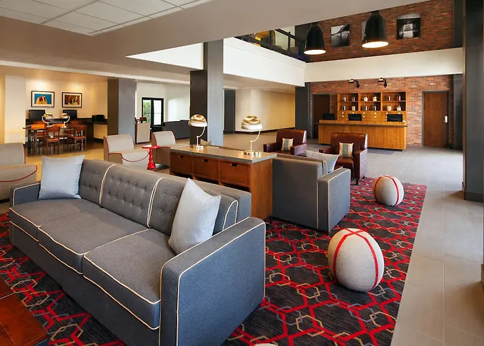 Four Points By Sheraton South Mountain Hotel