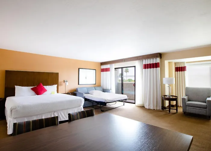 Four Points By Sheraton South Mountain 4*